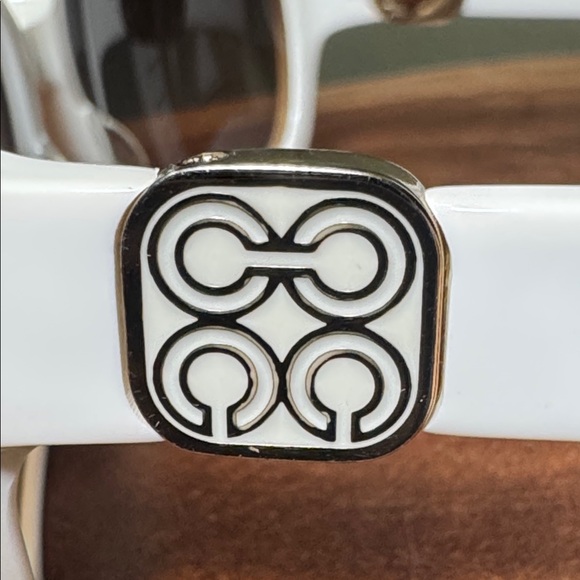 COACH KIT WHITE SUNGLASSES WITH OP ART HARD SHELL CASE - Picture 7 of 14